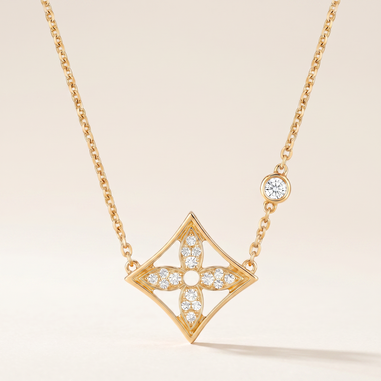 Color Blossom Yellow Pavé Diamonds Star Necklace