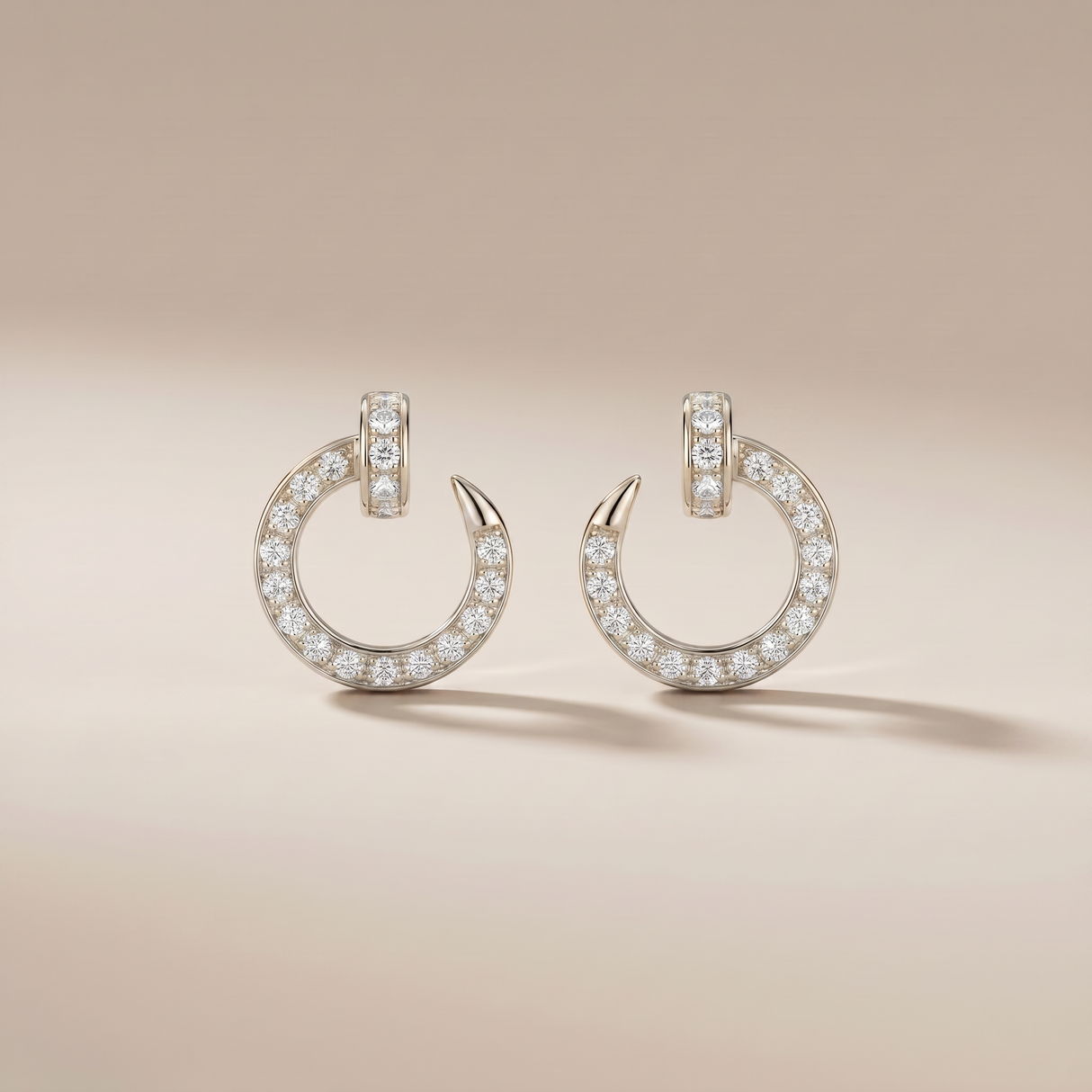 Juste Un Clou Pavé Diamonds Small Hoop Earrings