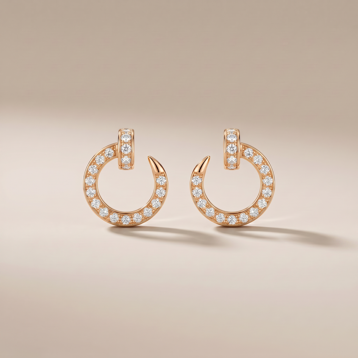 Juste Un Clou Pavé Diamonds Small Hoop Earrings