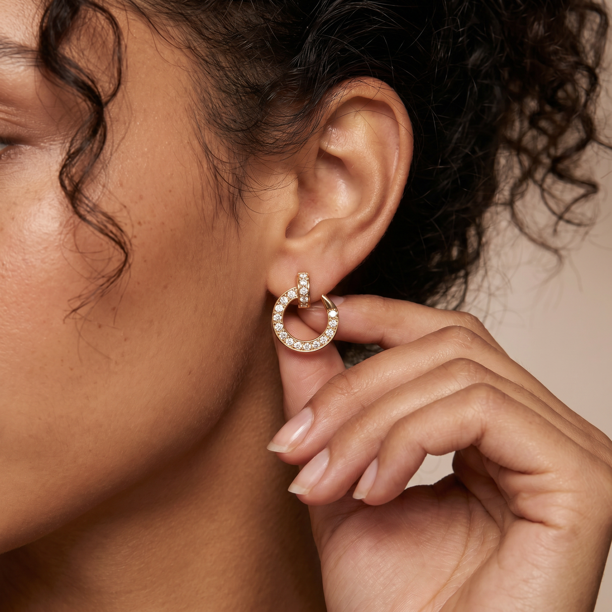 Juste Un Clou Pavé Diamonds Small Hoop Earrings