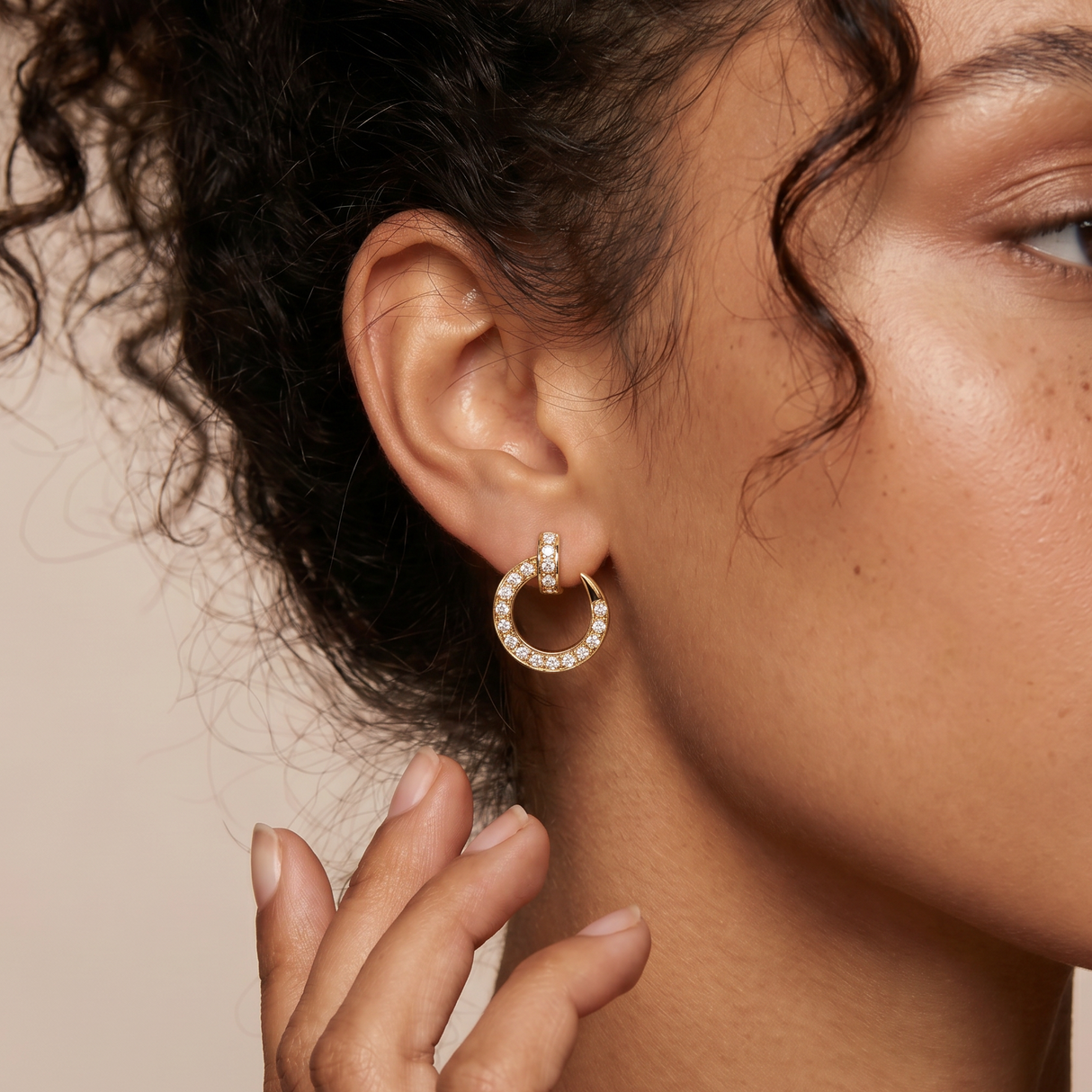 Juste Un Clou Pavé Diamonds Small Hoop Earrings