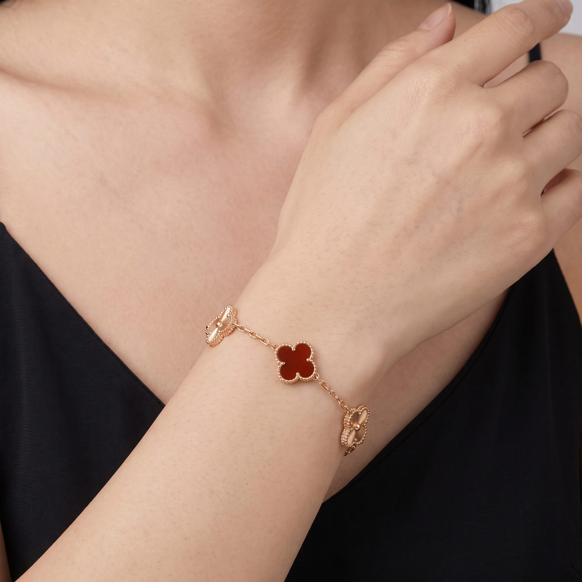 Vintage Alhambra Fluted And Carnelian Clover 5 Motifs Bracelet