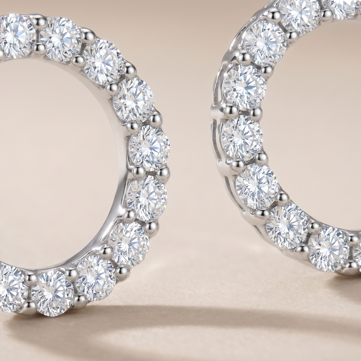 Circle Pavé Diamonds Earrings