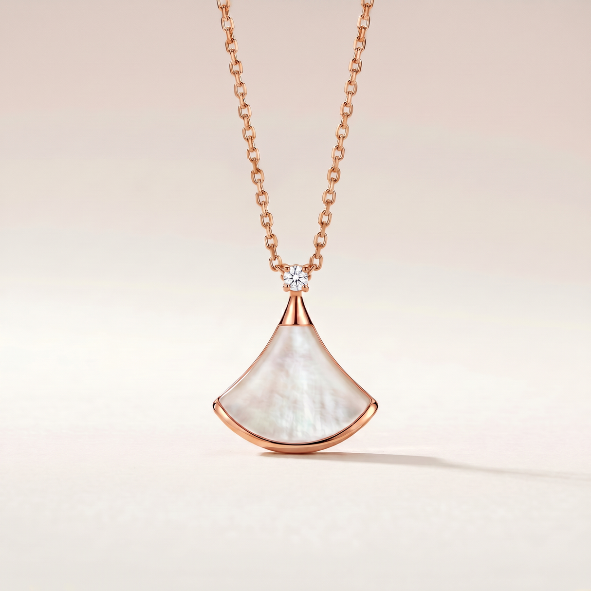 Divas' Dream White Arc 1 Diamond Pendant Necklace