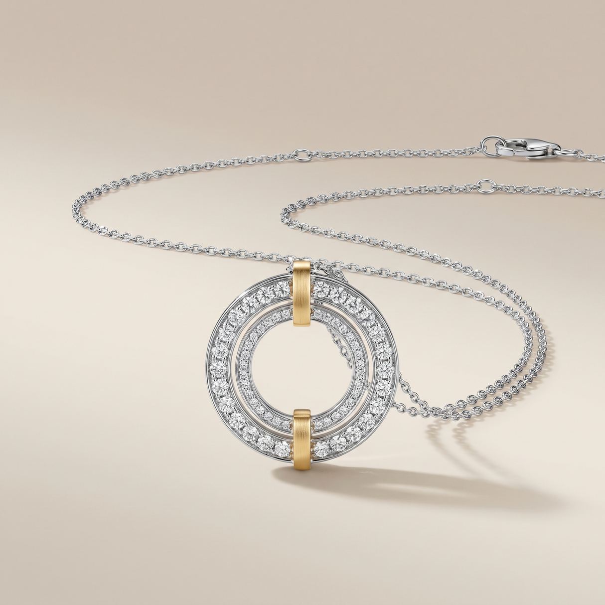 Edge Circle Pavé Diamond Pendant Necklace