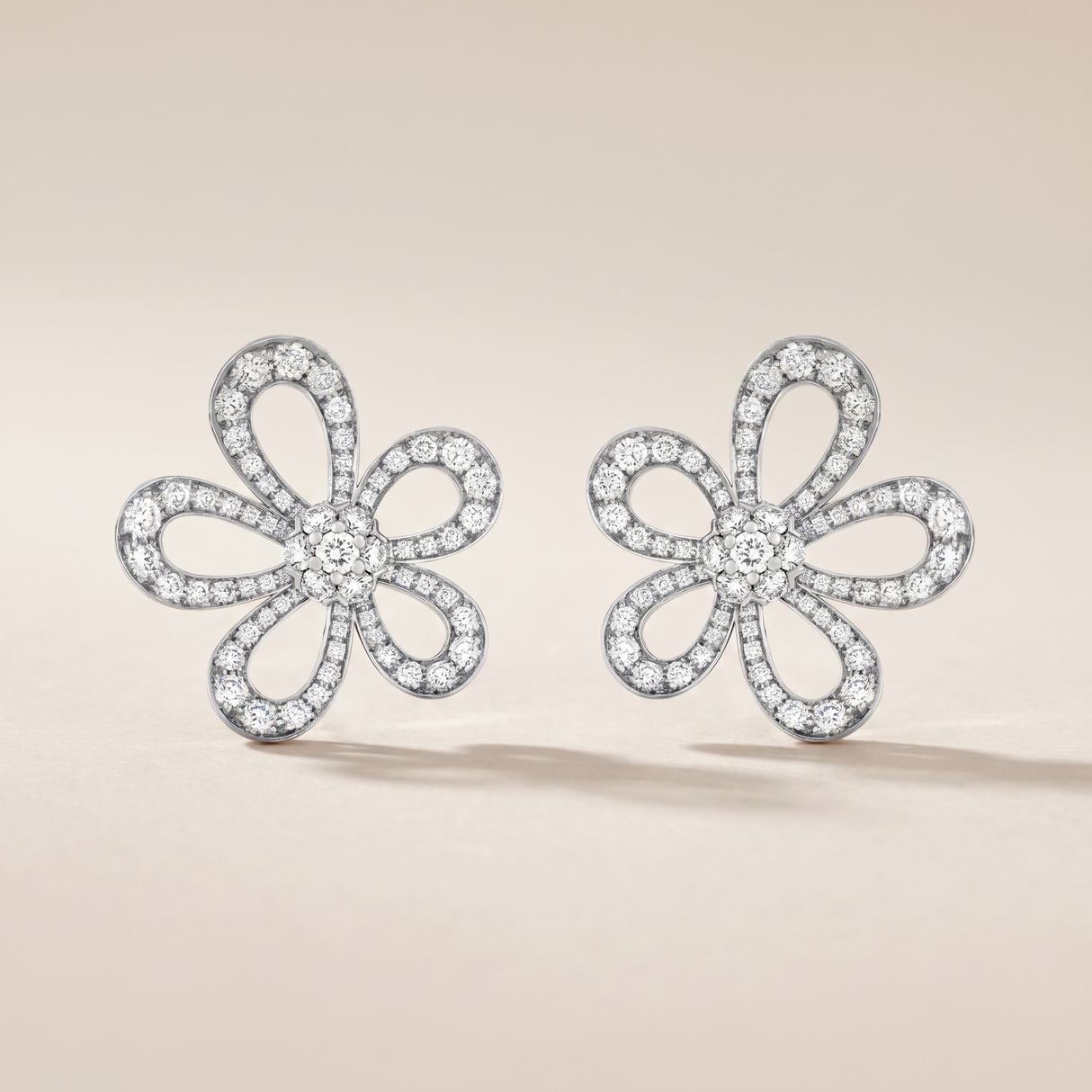 Flowerlace Pavé Diamonds Earrings