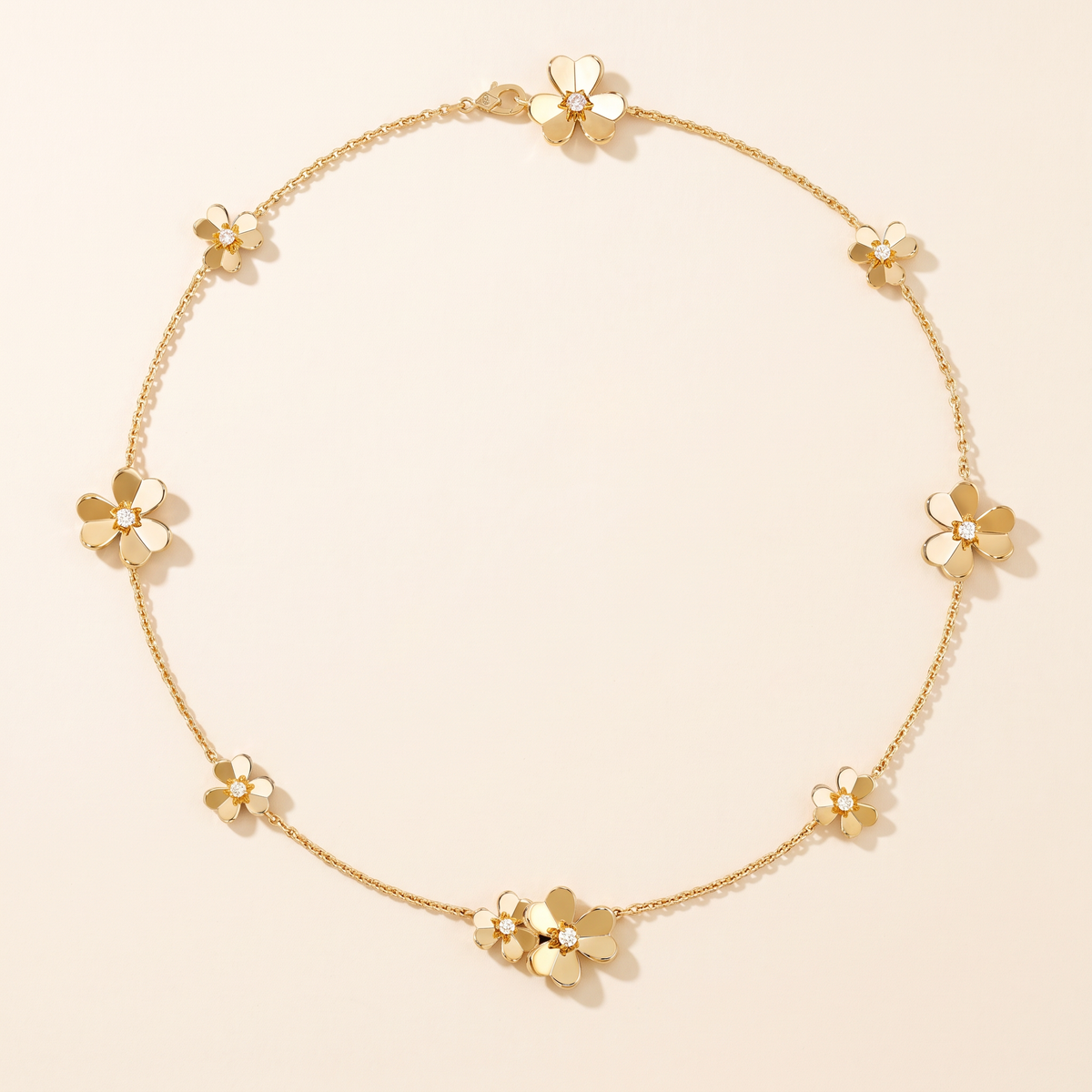 Frivole 9 Flowers Mini Model Necklace