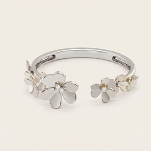 Frivole Seven Flowers With Diamonds Bracelet