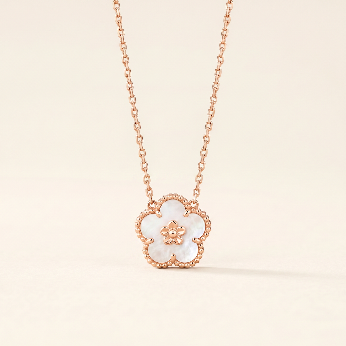 Lucky Flower Motif Necklace
