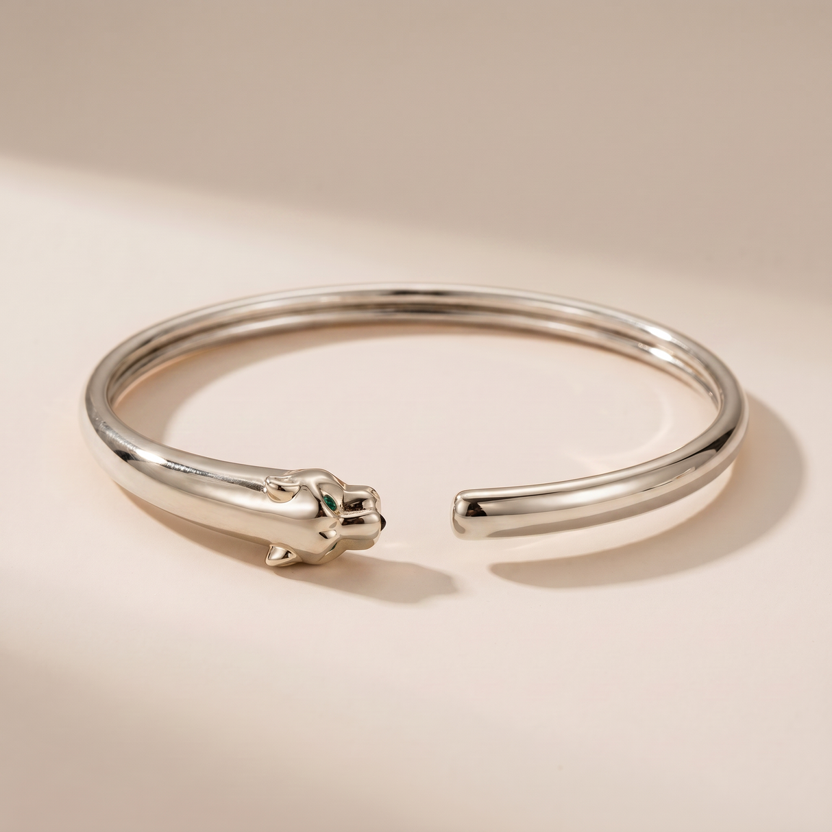 Panthère De Bracelet Graceful Strength