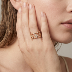 Perlée Clover Band Ring