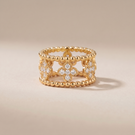 Perlée Clover Band Ring