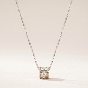 Perlée Diamonds Clovers Pendant Necklace