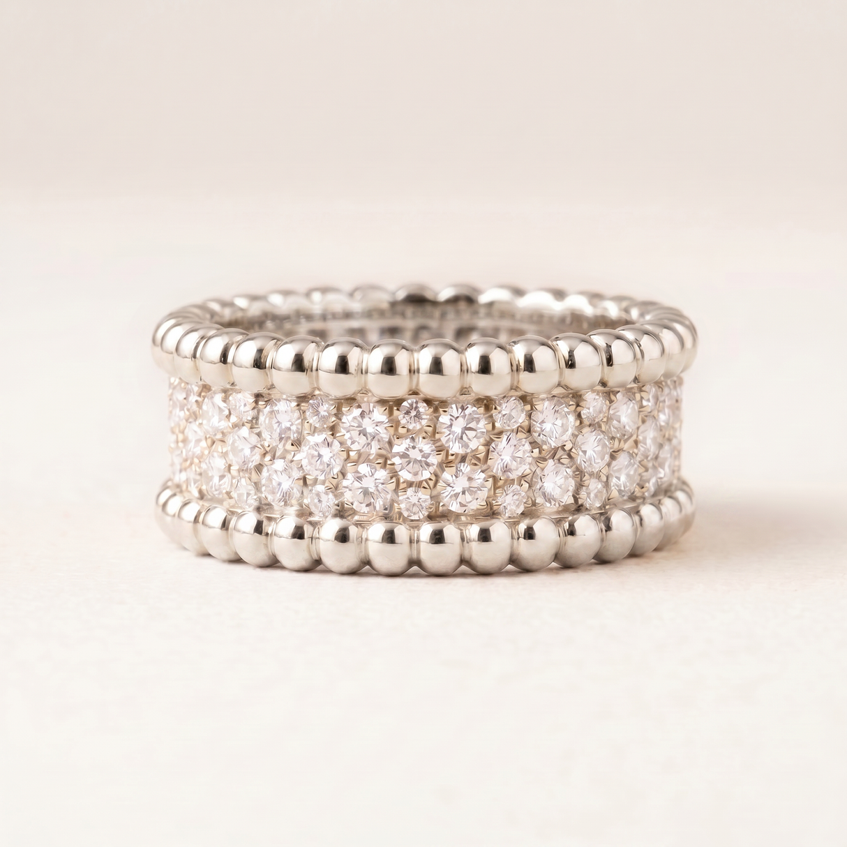 Perlée Row Pavé Diamonds Ring
