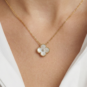 Sweet Alhambra Clover Necklace