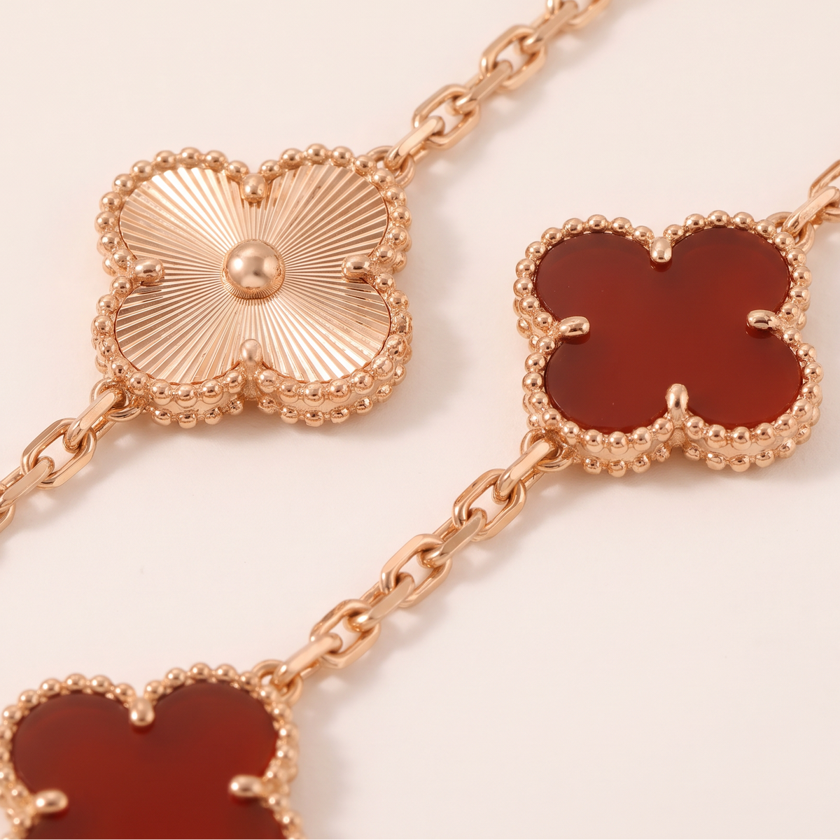 Vintage Alhambra Fluted And Carnelian Clover 5 Motifs Bracelet