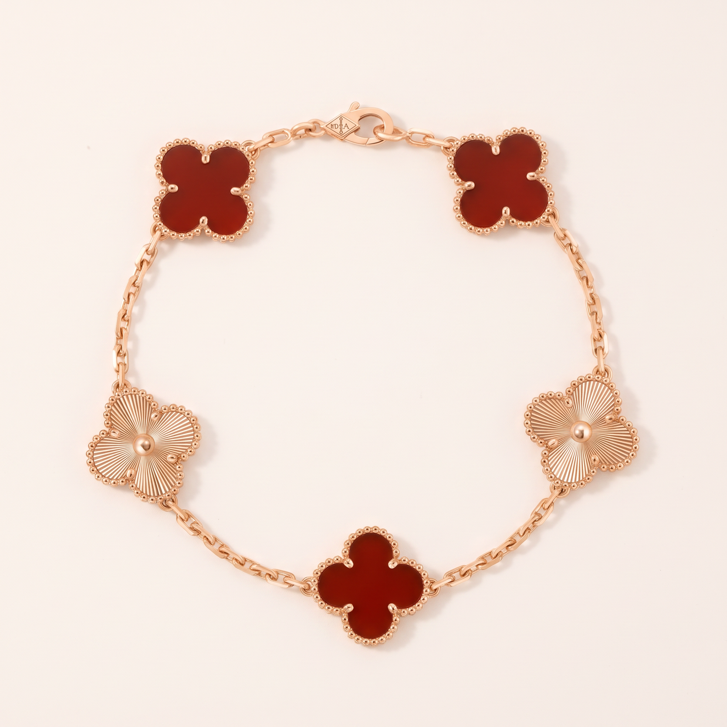 Vintage Alhambra Fluted And Carnelian Clover 5 Motifs Bracelet